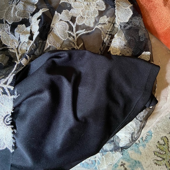 XL Formal Length Black and Gold Flower Gown - Picture 5 of 7